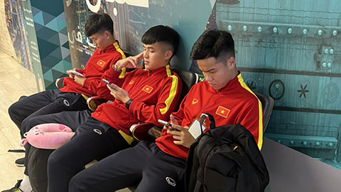 Sau hành trình di chuyển vất vả, U20 Việt Nam đã đến Saudi Arabia an toàn